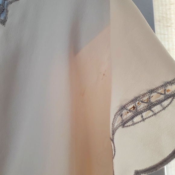 FILIPINO STYLE EMBROIDERED BLOUSE - Picture 13 of 15